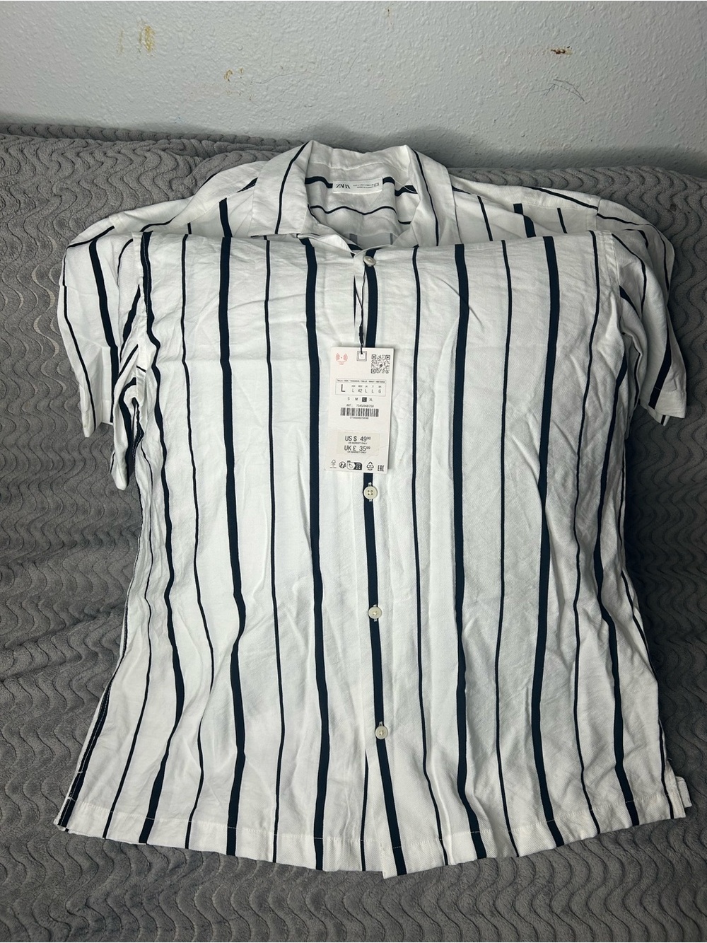 Zara White Short-Sleeve Button-Down Shirt with Navy Stripes